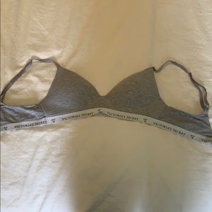 Victoria secret T-shirt lightly lined wireless bra